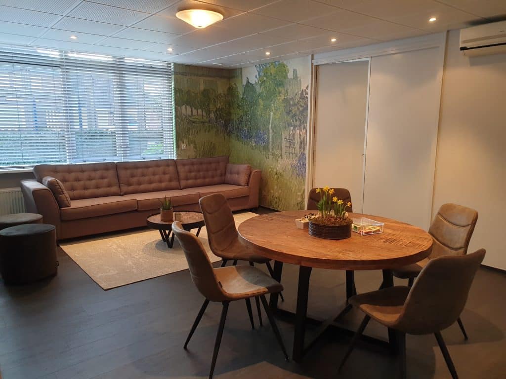 Familiekamer uitvaartcentrum Huizen Rebel uitvaart