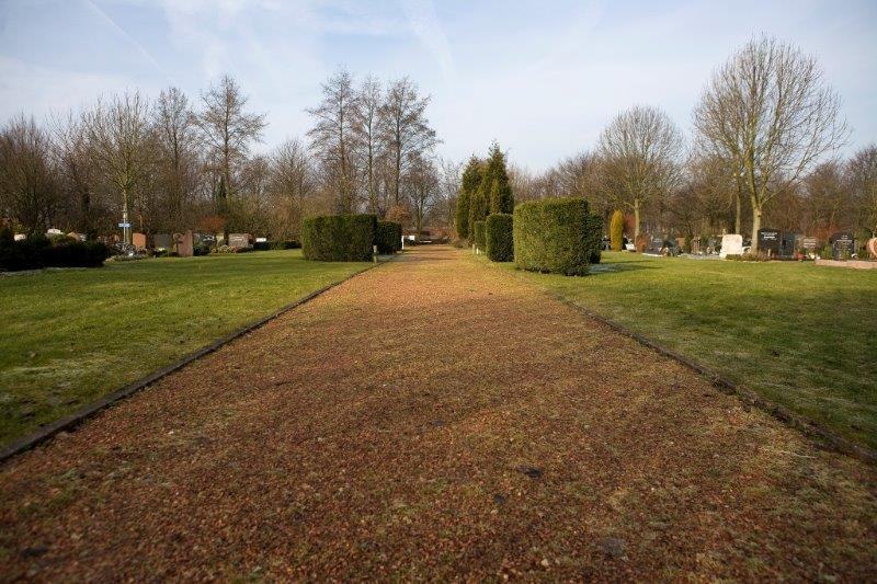 Grafveld op de begraafplaats in Almere-Stad