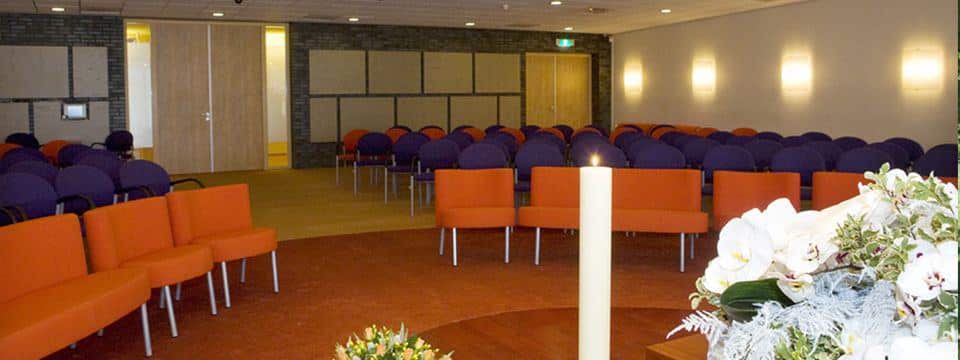 De aula van crematorium Almere in Almere-Stad