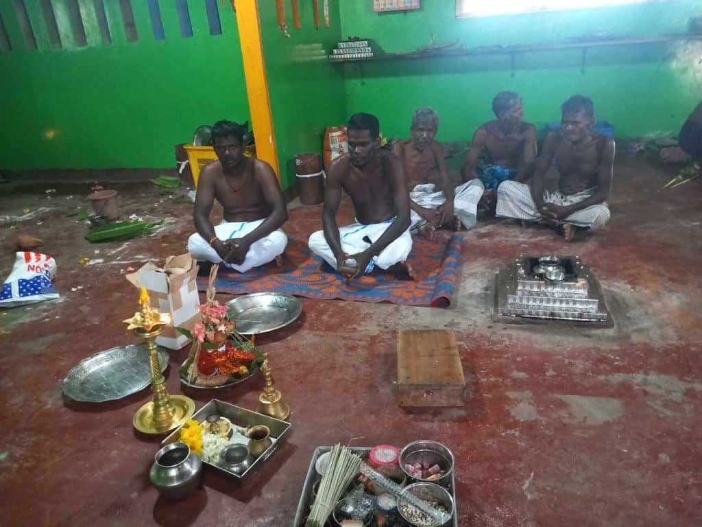 Afscheidsritueel in Sri Lanka grenzen over Rebel Uitvaart